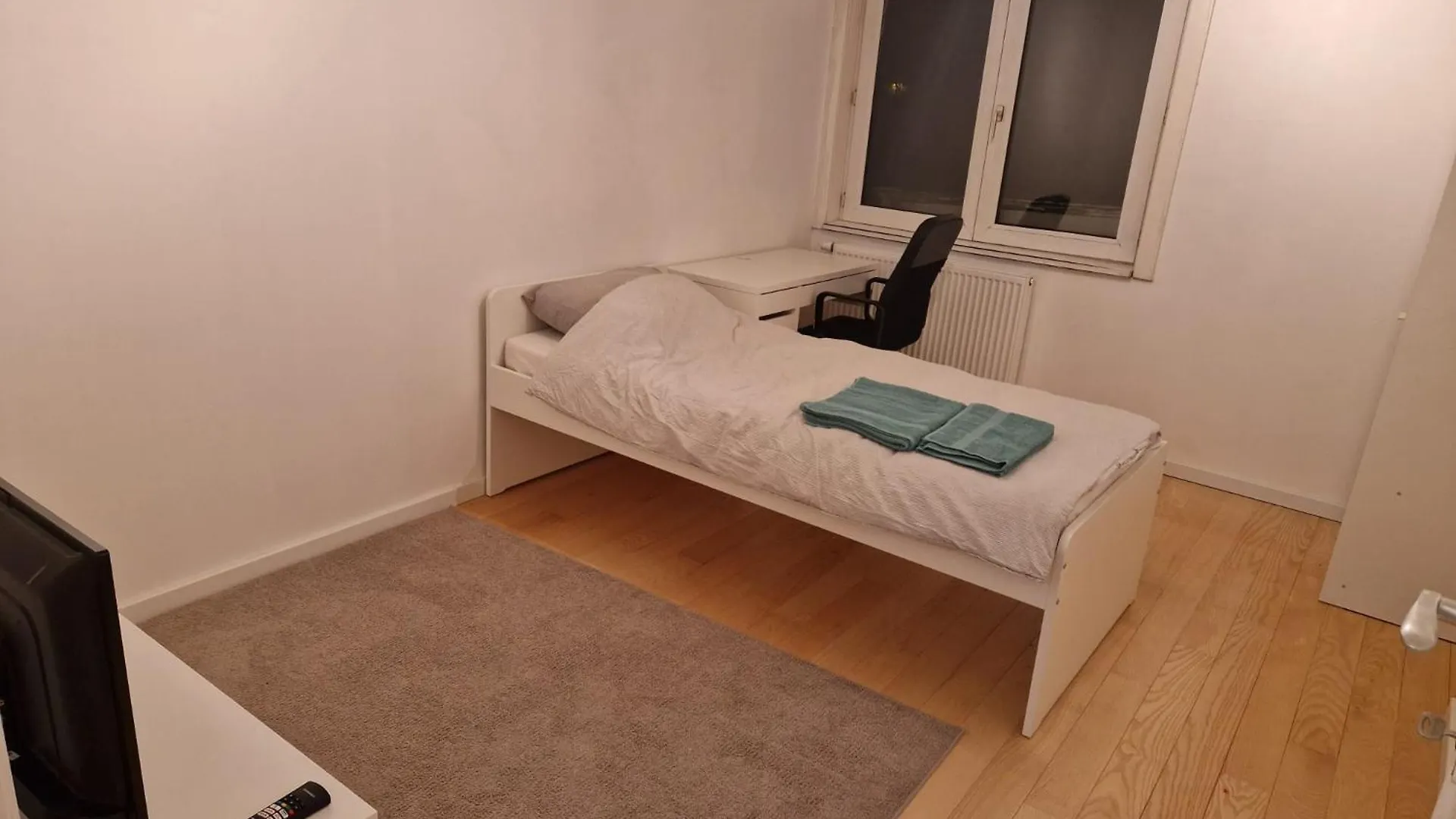 Bright And Cozy Room Next To The Airport Petit Kampenhout
