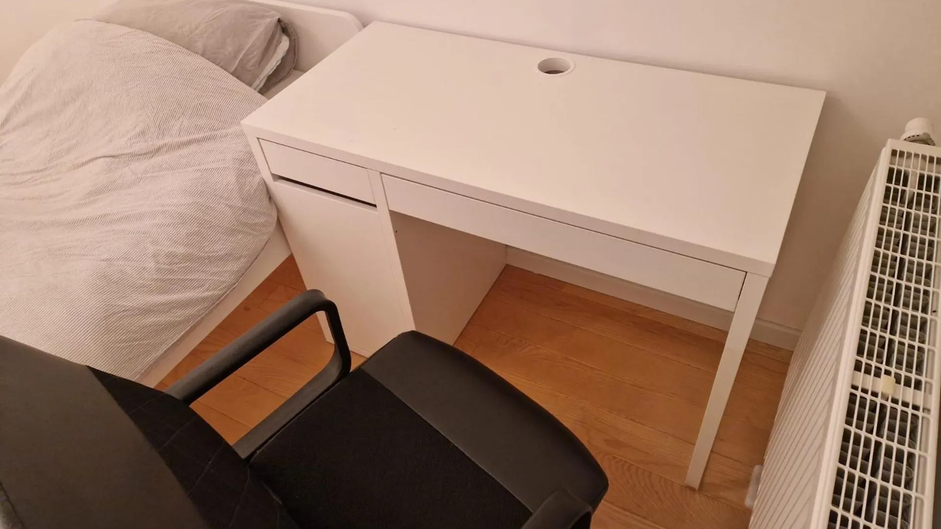 Bright And Cozy Room Next To The Airport Petit Kampenhout Бельгия