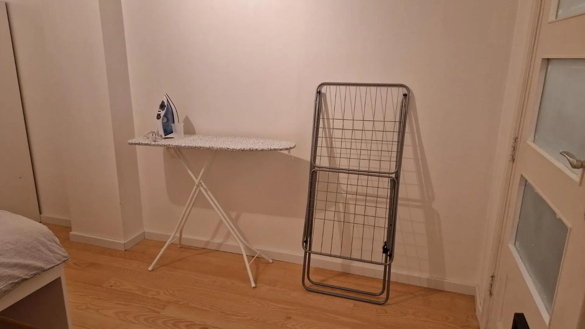 Проживание в семье Bright And Cozy Room Next To The Airport Petit Kampenhout Бельгия